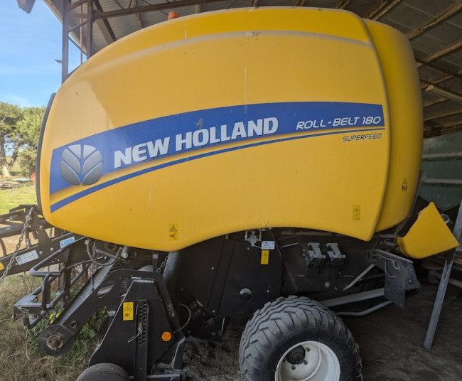 006a NH Baler