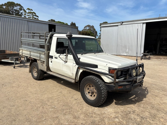 008 2001 Landcruiser S688AFO 346564km. Second Motor