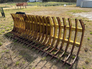 025 Large Heavy Duty Stick Rake.