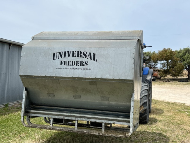 29 Universal mobile feeder