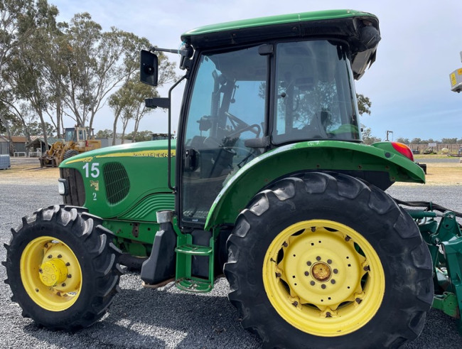 328 WBV John Deere 5820 photo 1