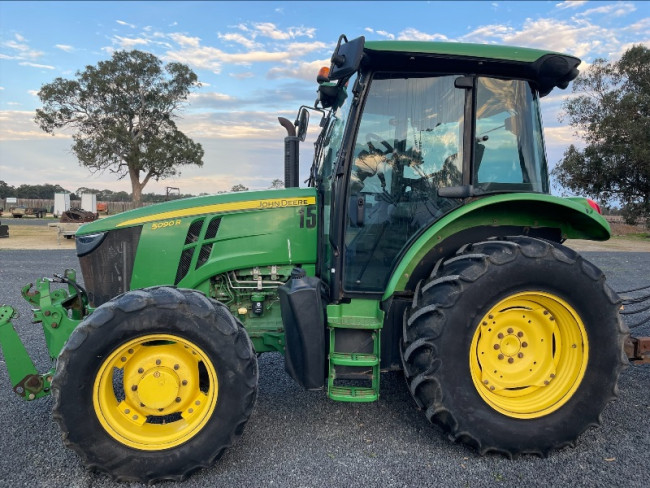 333 BTV John Deere 5090R photo 1