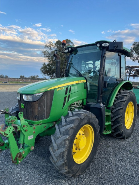 333 BTV John Deere 5090R photo 3