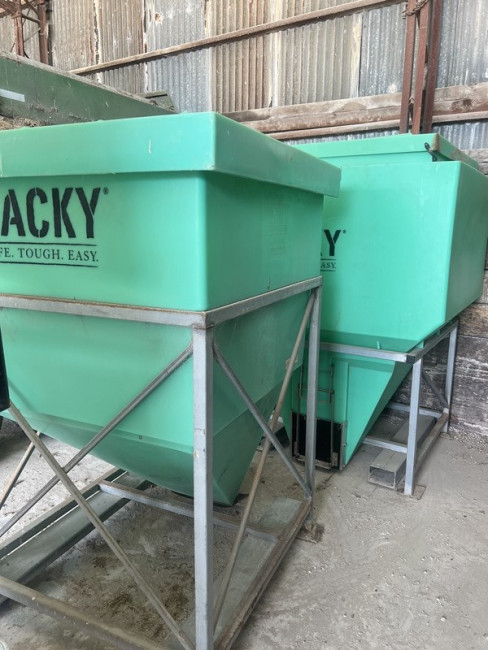 42 Jacky Bins